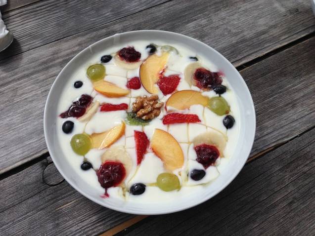 . Mediterranean Yogurt with Fresh Produce,Healthy Heart Food