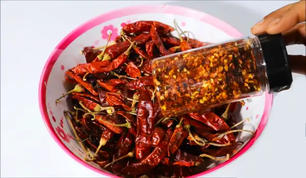 5. Storing, How to Make Chilli Flakes and Oregano at Home