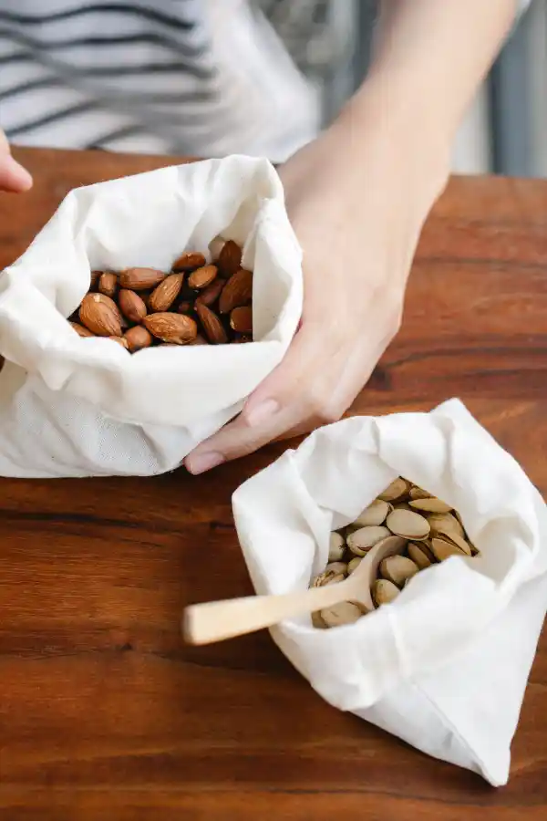 Health Benefits of Eating Soaked Almonds